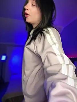 YourLittleDevil online show from 04/14/26, 05:23