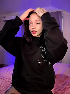 YourLittleDevil online show from 11/28/25, 01:33