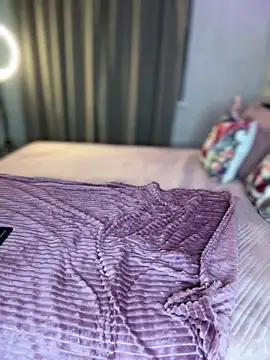 YourLittleDevil online show from 12/14/25, 01:28