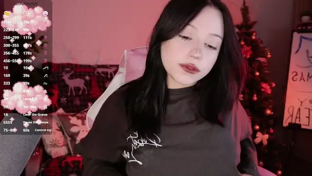 YourLittleDevil online show from 12/17/25, 01:27