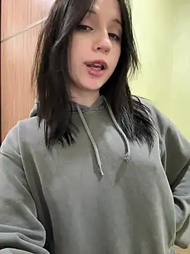 YourLittleDevil online show from 04/01/26, 01:41