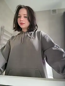 YourLittleDevil online show from 05/03/26, 06:18