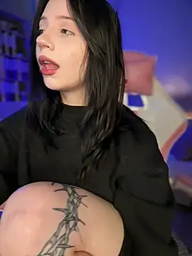 YourLittleDevil online show from 04/05/26, 05:14