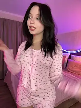 YourLittleDevil online show from 04/04/26, 05:14