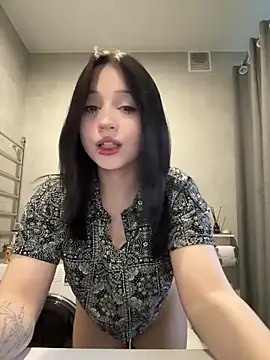 YourLittleDevil online show from 12/18/25, 01:26