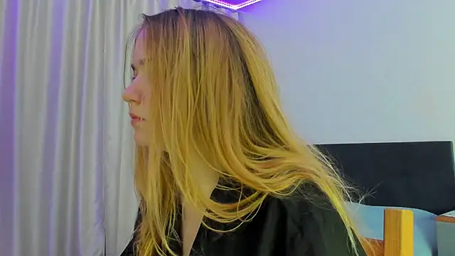 JanetShy online show from 10/05/25, 06:59