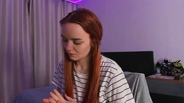 JanetShy online show from 10/28/25, 07:07