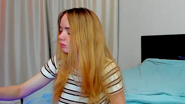 JanetShy online show from 09/23/25, 07:04