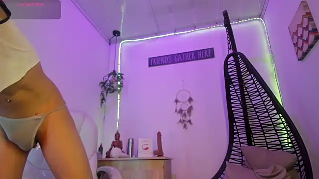 Snapshot of Angeel_of_lust chatting on 02/17/26, 04:10 Angeel of lust online show from 02/17/26, 04:10