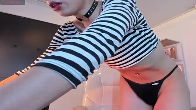 Snapshot of Angeel_of_lust chatting on 11/13/25, 04:38 Angeel of lust online show from 11/13/25, 04:38