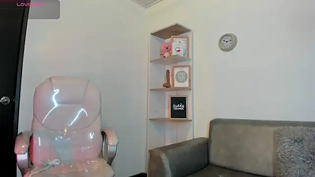 Snapshot of Angeel_of_lust chatting on 11/10/25, 04:39 Angeel of lust online show from 11/10/25, 04:39