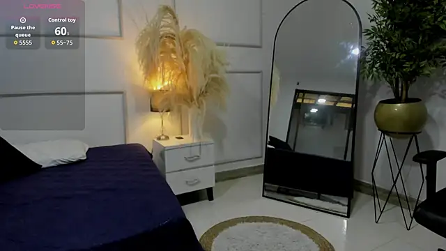 Emilywillis8 online show from 11/20/25, 01:23