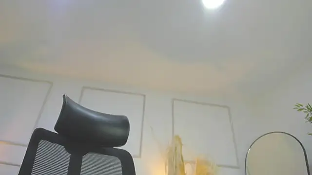 Emilywillis8 online show from 10/28/25, 01:21