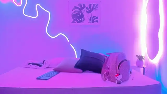 Emilywillis8 online show from 11/14/25, 03:32