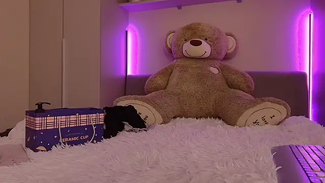 Missss Eva online show from 12/01/25, 09:10