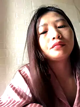 Snapshot of LiLy-0477 chatting on 10/04/25, 08:27 LiLy-0477 online show from 10/04/25, 08:27