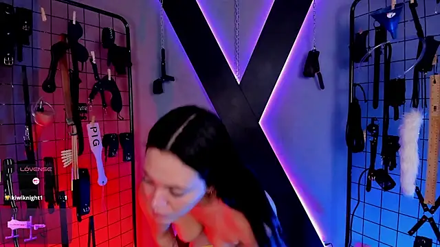 Snapshot of MissKara_Ariana_bdsm chatting on 10/22/25, 01:43 MissKara Ariana bdsm online show from 10/22/25, 01:43