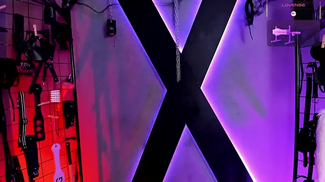 Snapshot of MissKara_Ariana_bdsm chatting on 10/30/25, 10:35 MissKara Ariana bdsm online show from 10/30/25, 10:35