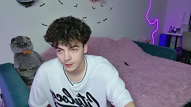 Alice18James online show from 10/16/25, 07:22