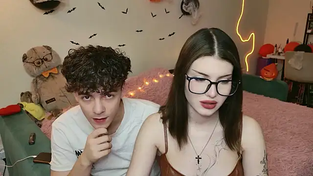 Alice18James online show from 10/13/25, 06:20