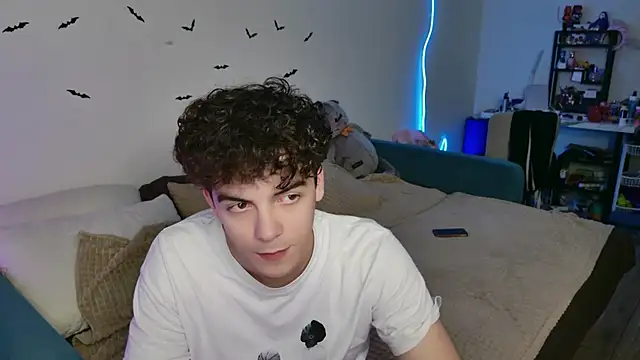 Alice18James online show from 10/29/25, 02:54