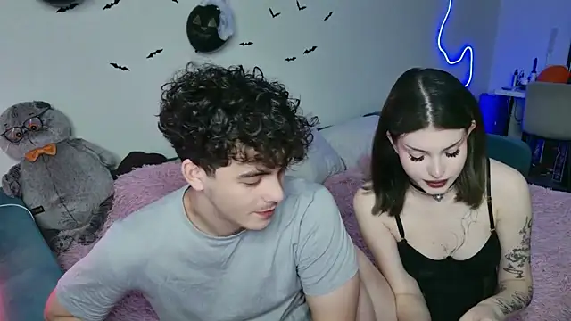 Alice18James online show from 10/17/25, 06:32