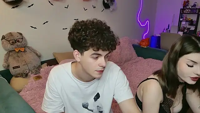 Alice18James online show from 10/12/25, 06:31