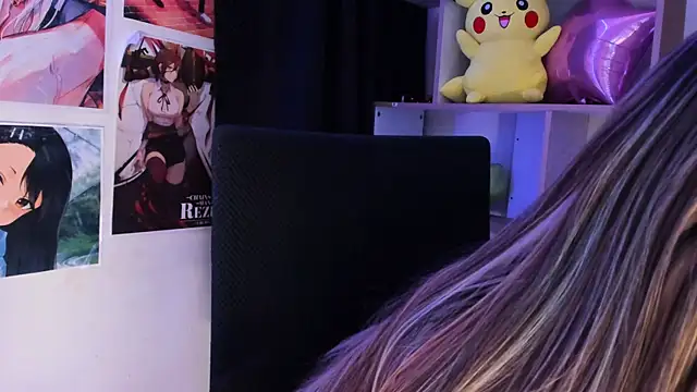 VeronicaSaenzx online show from 10/28/25, 08:52