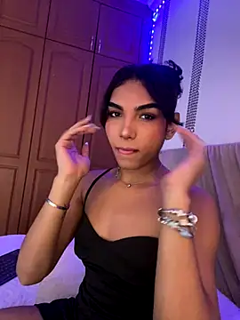 VeronicaSaenzx online show from 12/17/25, 05:51