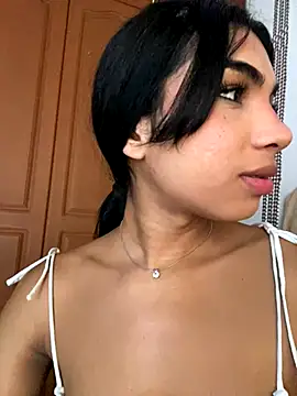 VeronicaSaenzx online show from 12/04/25, 08:52