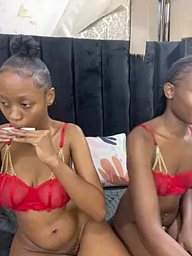 SexyPetitex25 online show from 02/22/26, 08:43