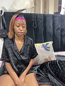 SexyPetitex25 online show from 03/24/26, 07:14