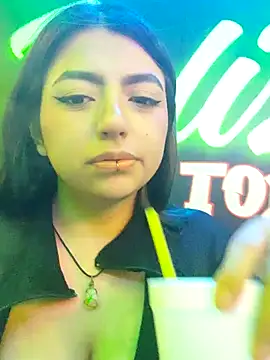 Snapshot of sammy_bunny1 chatting on 09/17/25, 11:18 sammy bunny1 online show from 09/17/25, 11:18