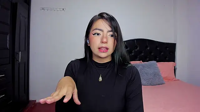 Snapshot of sammy_bunny1 chatting on 10/19/25, 01:19 sammy bunny1 online show from 10/19/25, 01:19