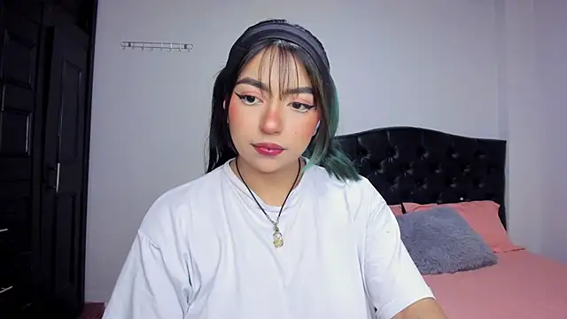 Snapshot of sammy_bunny1 chatting on 10/14/25, 05:41 sammy bunny1 online show from 10/14/25, 05:41