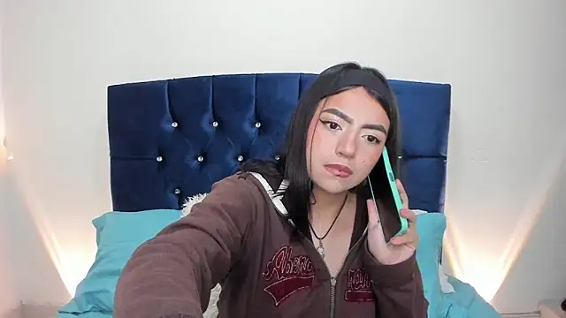 Snapshot of sammy_bunny1 chatting on 09/16/25, 04:35 sammy bunny1 online show from 09/16/25, 04:35