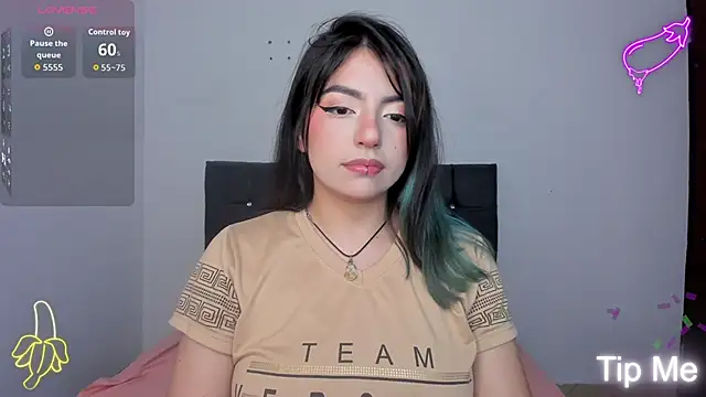 Snapshot of sammy_bunny1 chatting on 11/04/25, 11:52 sammy bunny1 online show from 11/04/25, 11:52