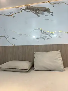 Snapshot of emily_browne chatting on 11/07/25, 07:18 emily browne online show from 11/07/25, 07:18