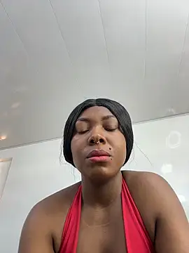 Snapshot of emily_browne chatting on 12/18/25, 11:58 emily browne online show from 12/18/25, 11:58