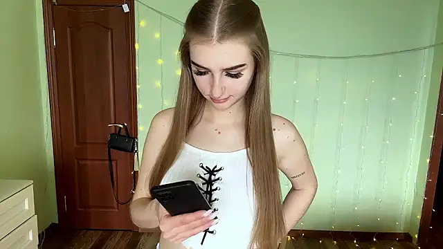 SweetJinny88 online show from 04/03/26, 09:16