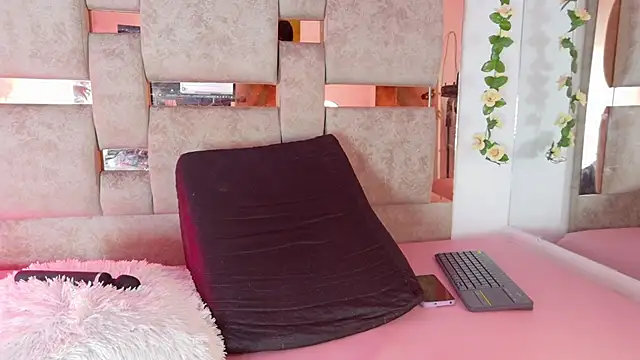 Madison 03 online show from 10/06/25, 06:14