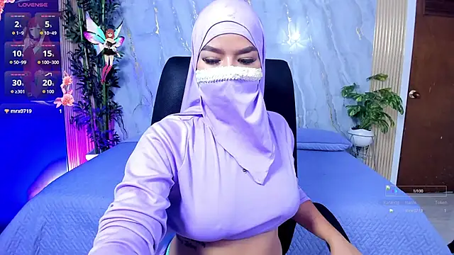 Snapshot of Amal_Bakir chatting on 09/17/25, 06:21 Amal Bakir online show from 09/17/25, 06:21