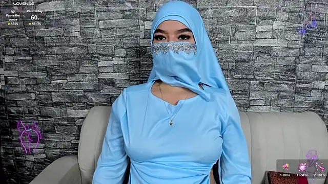 Snapshot of Amal_Bakir chatting on 10/26/25, 12:33 Amal Bakir online show from 10/26/25, 12:33