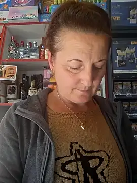 Snapshot of Fluturas2 chatting on 09/27/25, 12:55 Fluturas2 online show from 09/27/25, 12:55