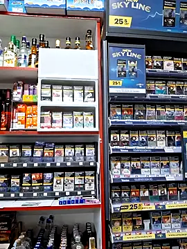 Snapshot of Fluturas2 chatting on 10/30/25, 02:04 Fluturas2 online show from 10/30/25, 02:04