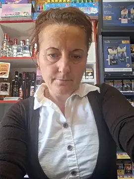 Snapshot of Fluturas2 chatting on 09/26/25, 08:43 Fluturas2 online show from 09/26/25, 08:43