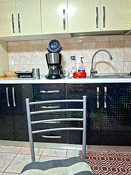 Snapshot of Fluturas2 chatting on 11/13/25, 07:51 Fluturas2 online show from 11/13/25, 07:51