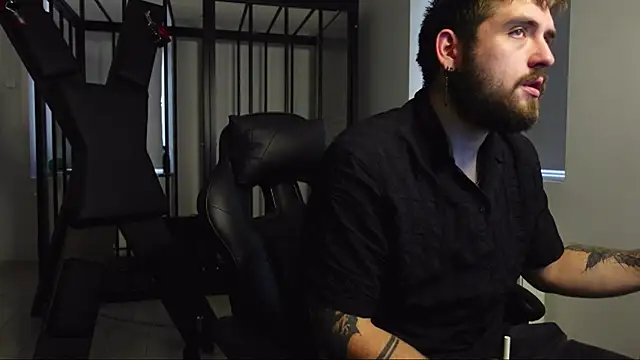 Mike Platano online show from 10/18/25, 02:41