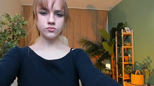 Snapshot of Jamie_Chung chatting on 12/15/25, 05:02 Jamie Chung online show from 12/15/25, 05:02