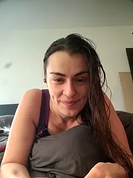 Carolinemiam online show from 03/04/26, 09:17